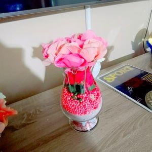 Artificial flower arrangement